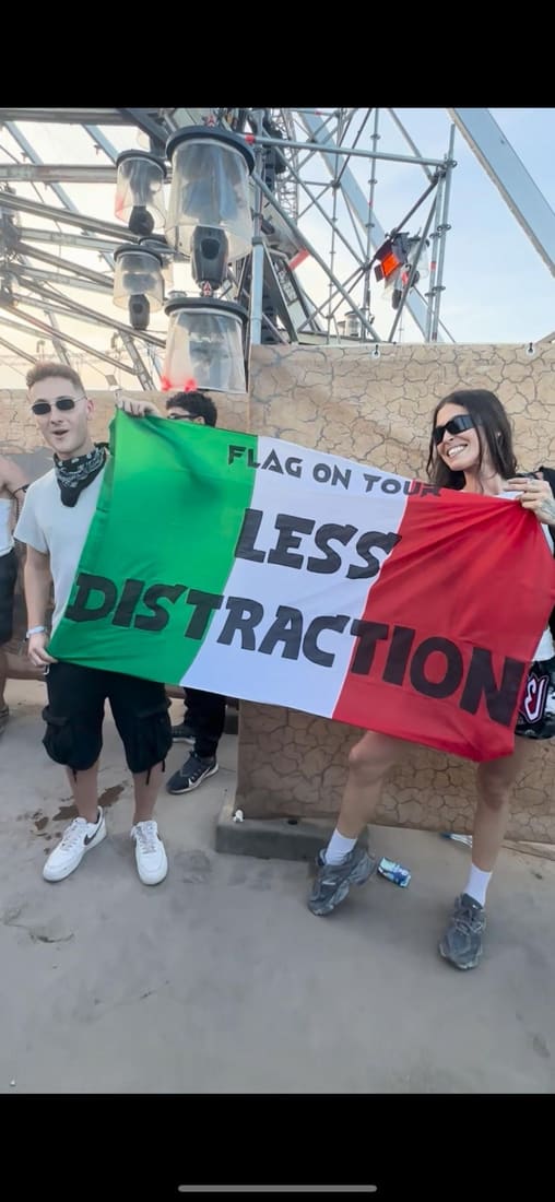 Bandiera Flag On Tour: Less distraction